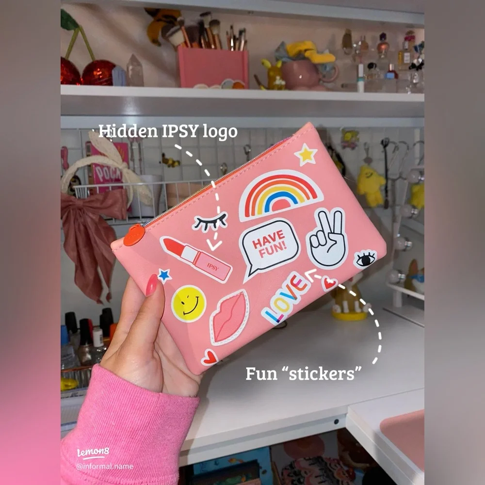 Ipsy Cosmetics bag (2)